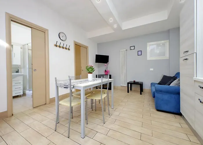 Cozy Vatican Flat With Courtyard