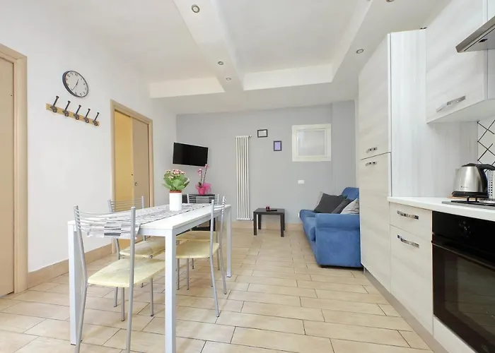 Cozy Vatican Flat With Courtyard Rome