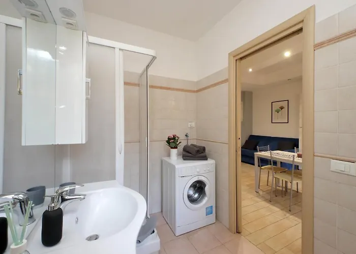 Cozy Vatican Flat With Courtyard Rome