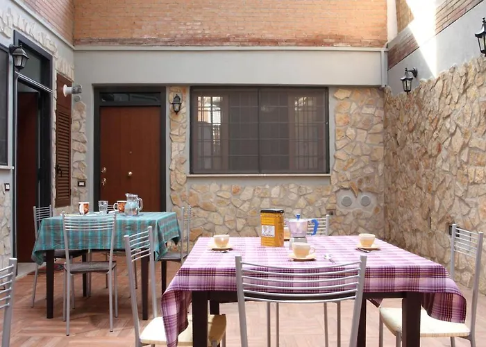 Cozy Vatican Flat With Courtyard Appartement *